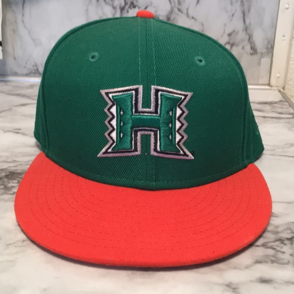 New Era Uni Of Hawaii Cap Nwot 